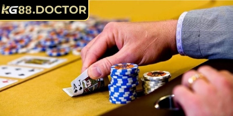 Mỗi ván trong game bài được chia thành nhiều giai đoạn